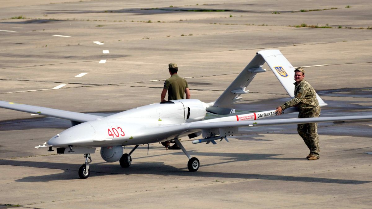 TechMIX: Ukrajinci vychvalují své drony. Odpoví Rusko starými dvojplošníky?